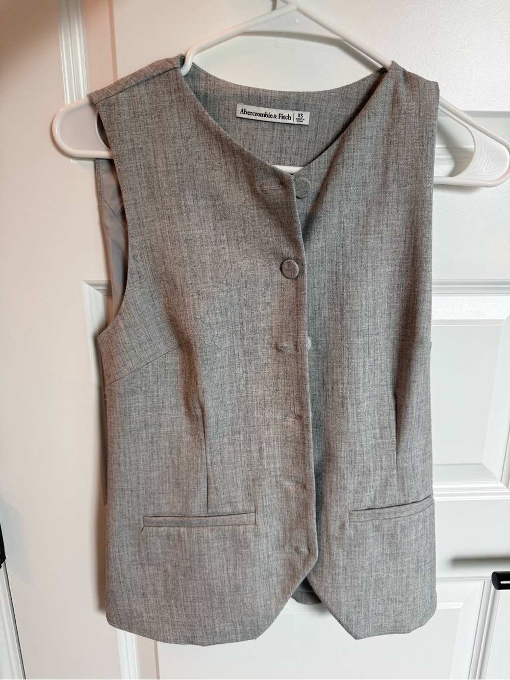 Abercrombie & Fitch Light Gray Tailored Sleeveless Vest
